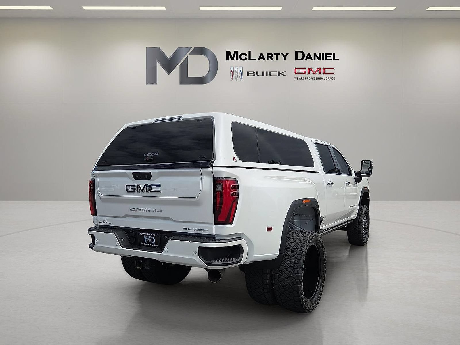 Used 2025 GMC Sierra 3500 Denali Ultimate AWD/4WD image 14
