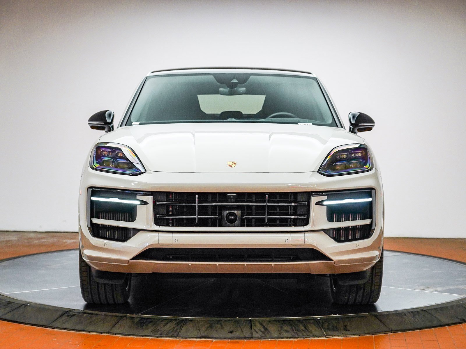 Used 2025 Porsche Cayenne S image 13