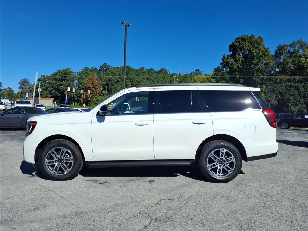 New 2025 Ford Expedition Active image 4