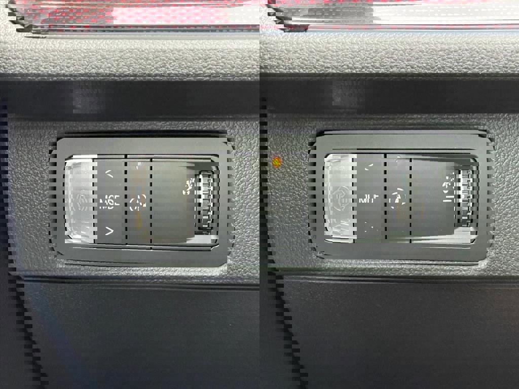 New 2026 Chevrolet Traverse RS image 18