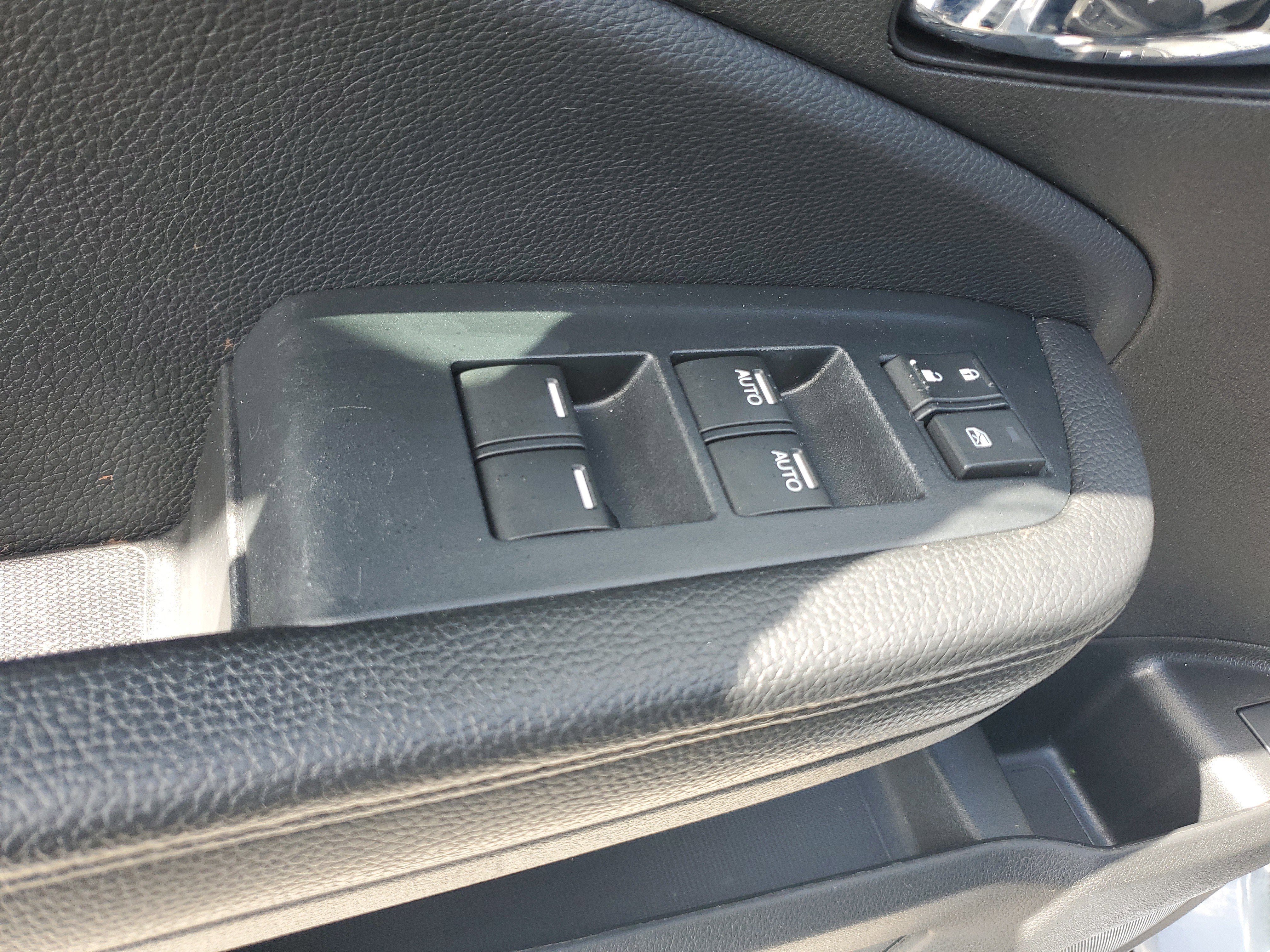 Used 2022 Honda Pilot Sport image 25