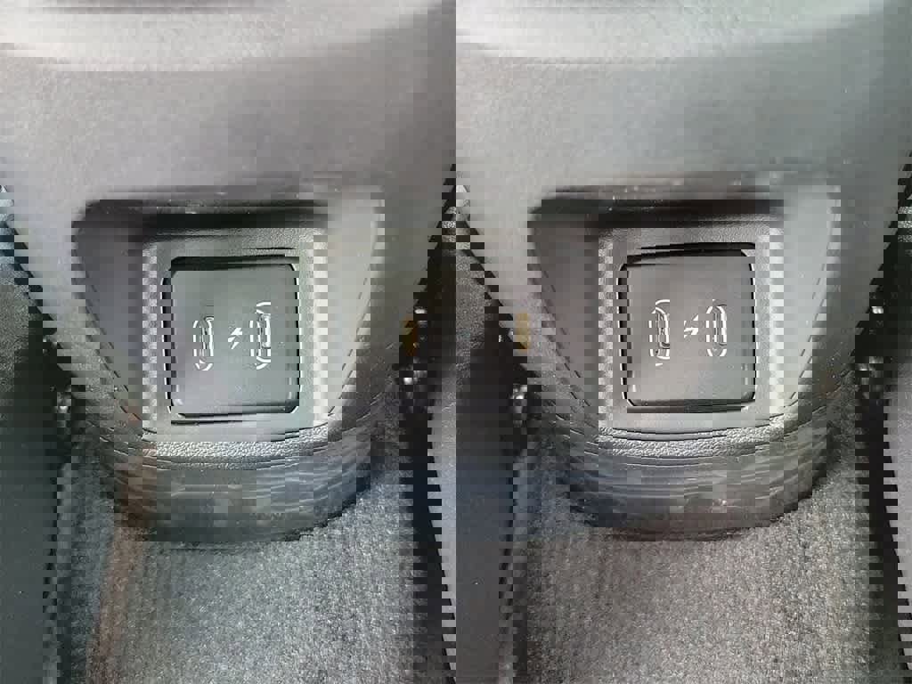 New 2025 Hyundai Elantra SEL image 15