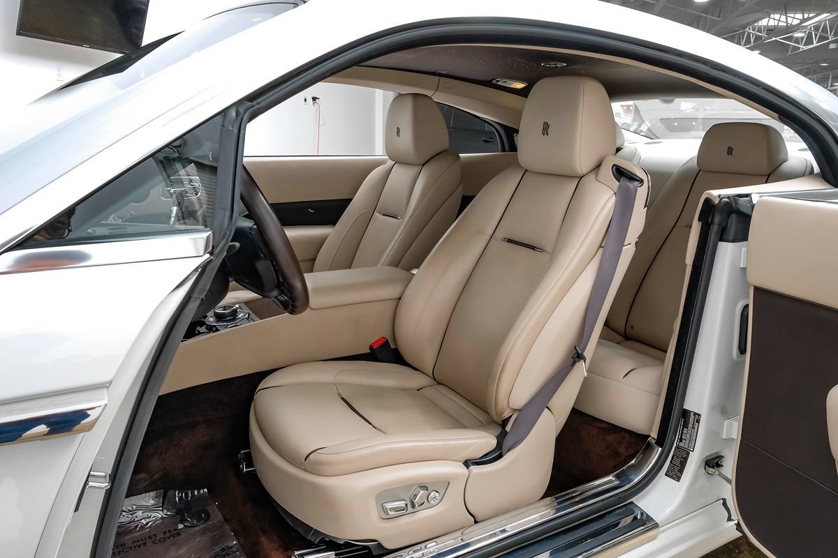 Used 2016 Rolls-Royce Wraith RWD image 23