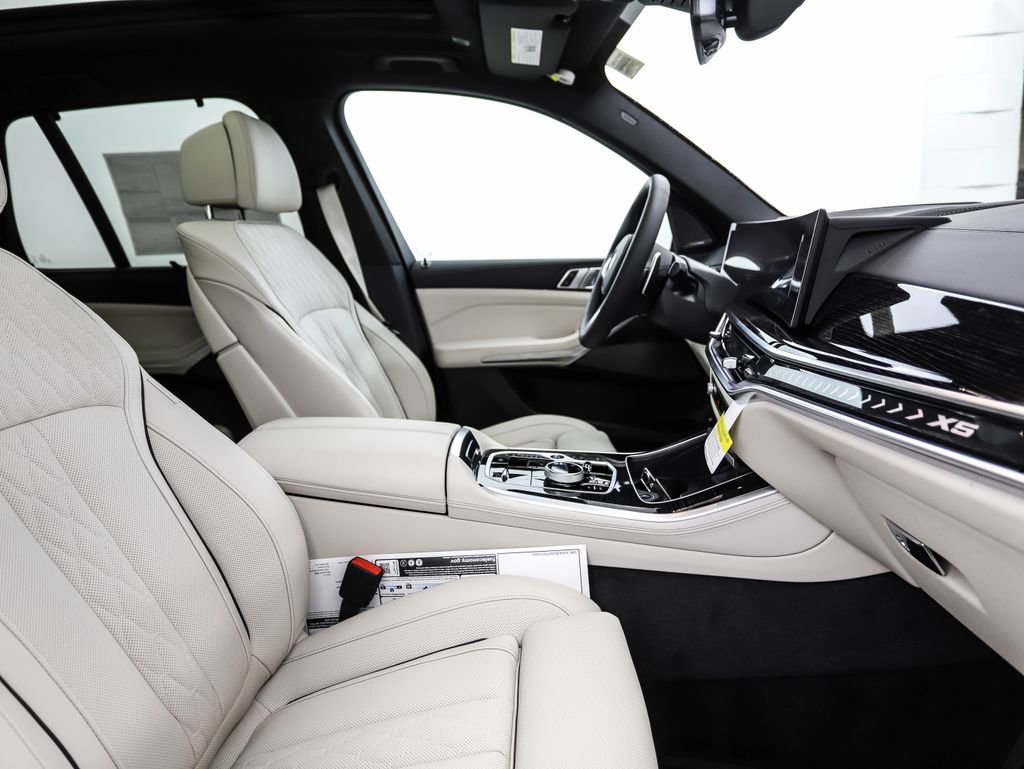 New 2026 BMW X5 xDrive50e image 30