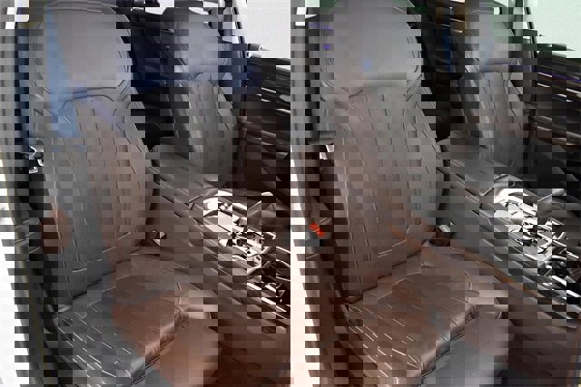 Used 2018 BMW 740i xDrive image 9