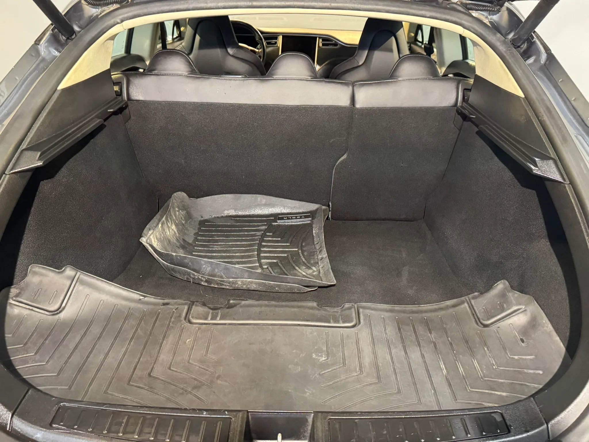 Used 2013 Tesla Model S Performance RWD image 24