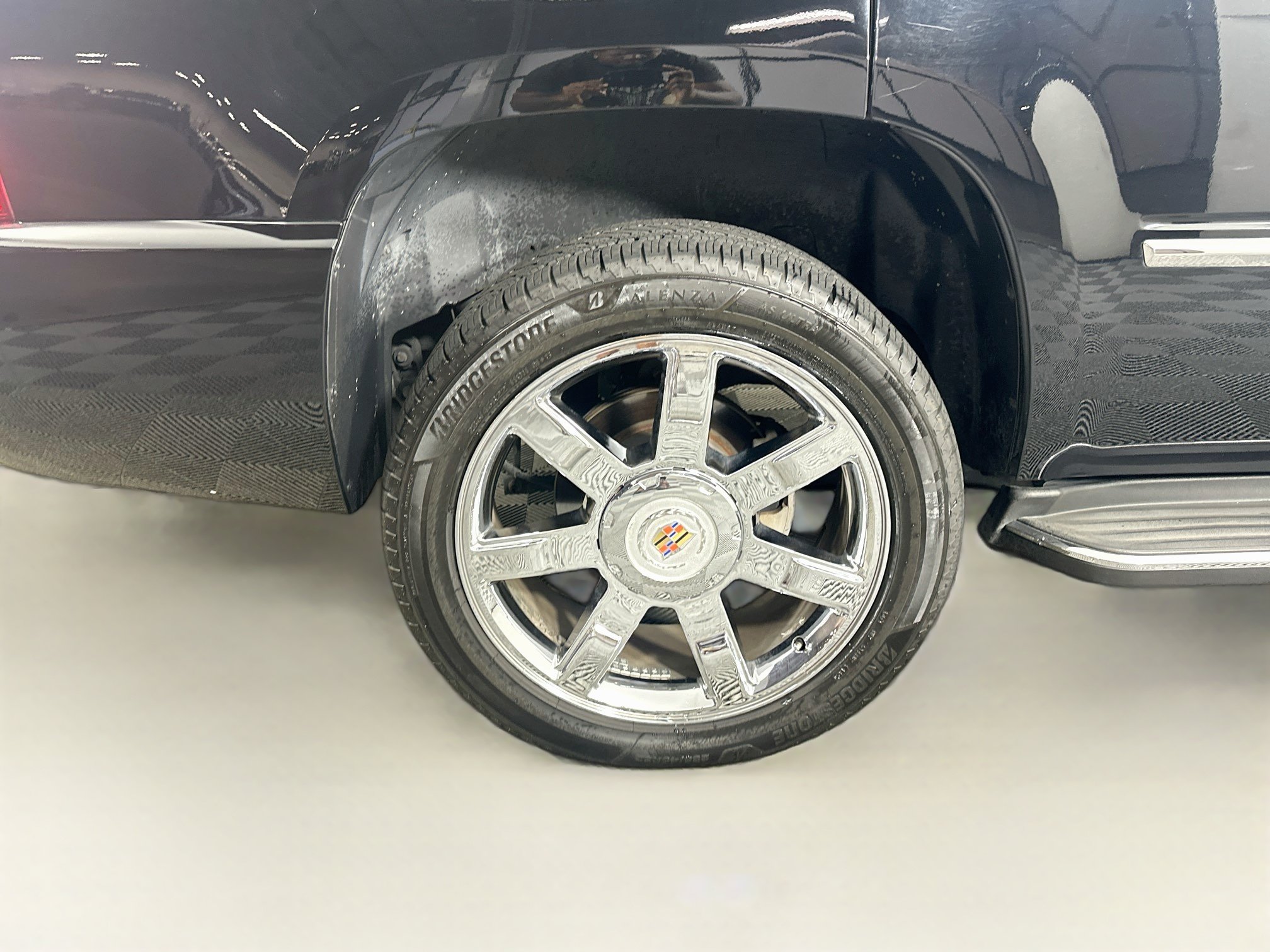 Used 2014 Cadillac Escalade Luxury RWD image 11