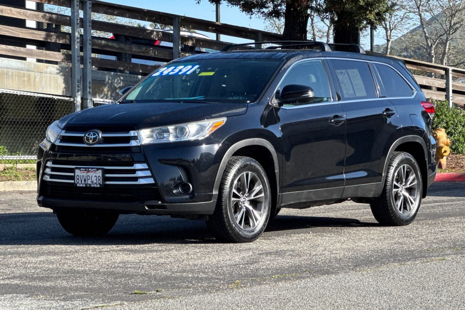 Used 2019 Toyota Highlander LE w/ Carpet Mat Package (TMS) image 9
