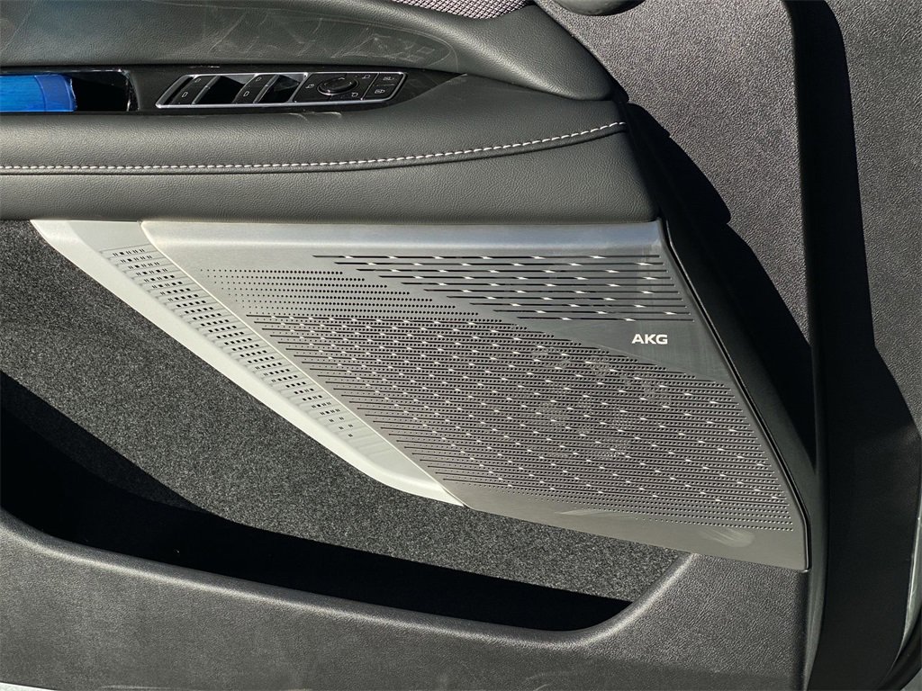 New 2026 Cadillac Optiq Sport 2 image 24