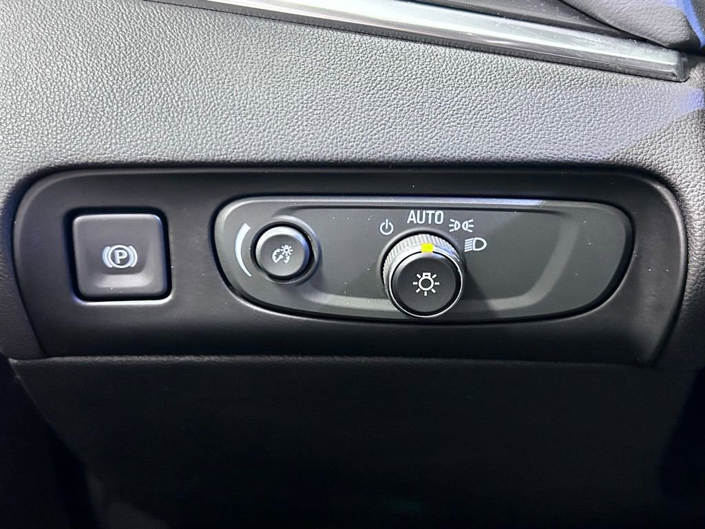 Used 2019 Buick Enclave Essence image 7