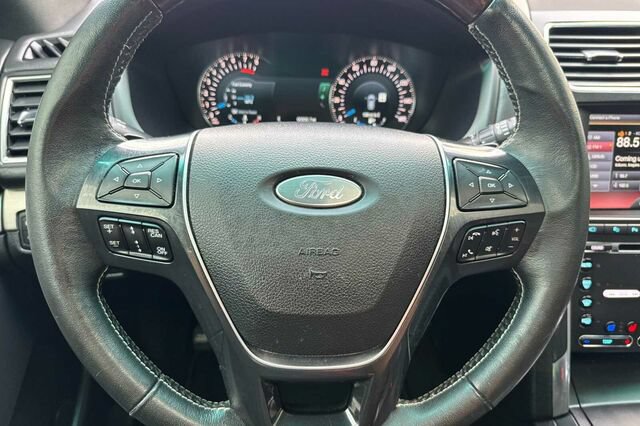 Used 2016 Ford Explorer Platinum AWD/4WD image 25