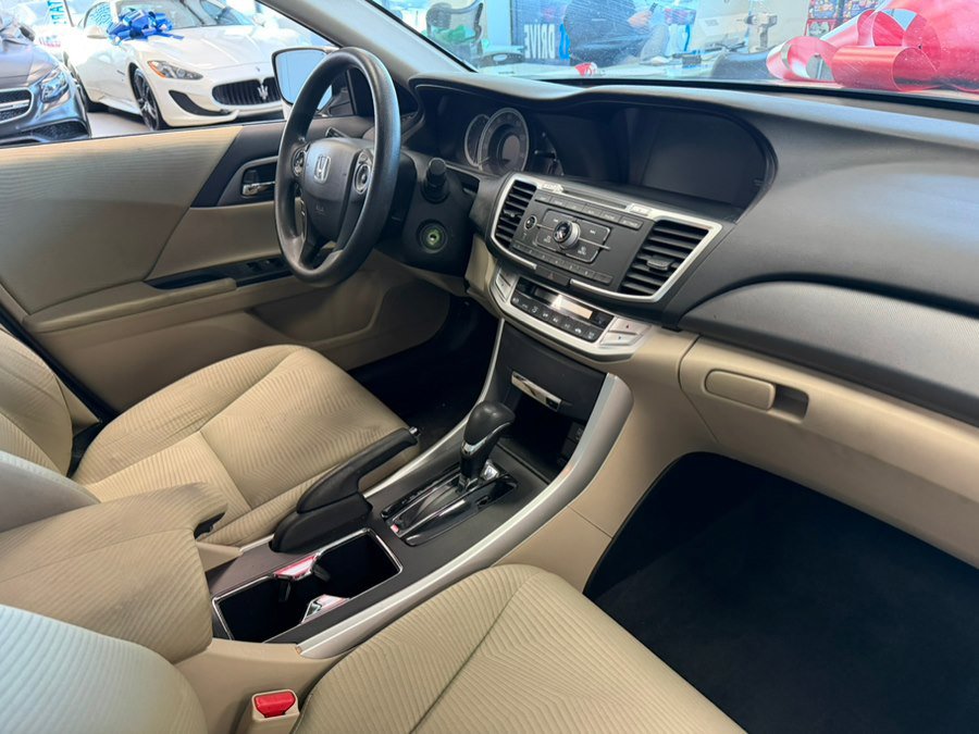 Used 2015 Honda Accord LX image 29