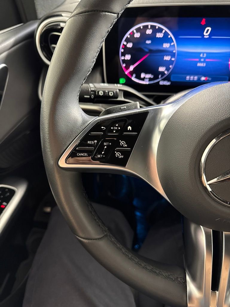 Certified 2025 Mercedes-Benz GLC 300 4MATIC image 31