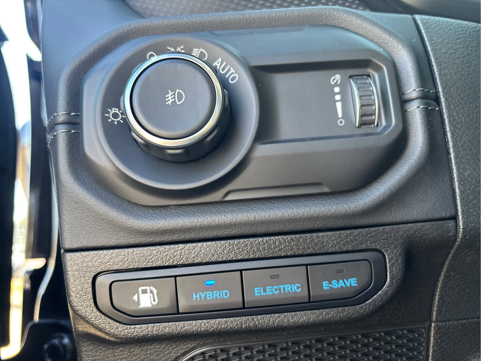 Used 2024 Jeep Wrangler Unlimited Rubicon 4xe w/ Technology Group image 21