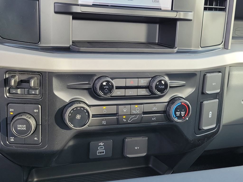 New 2026 Ford F250 XL w/ FX4 Off-Road Package image 28