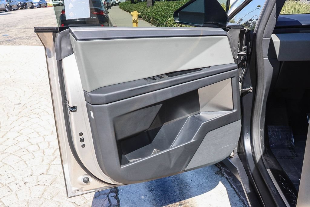 Used 2025 Tesla Cybertruck AWD Crew Cab image 25