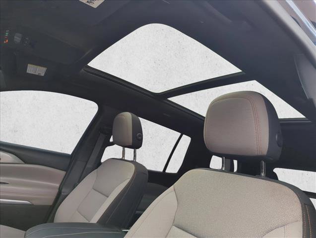 Used 2026 Chevrolet Traverse LT w/ Sun and Wheel Package FWD image 23