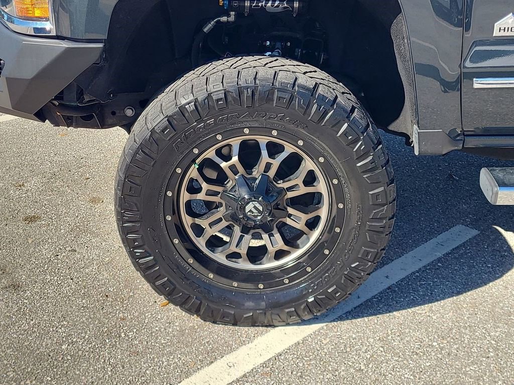 Used 2018 Chevrolet Silverado 2500 High Country w/ Duramax Plus Package image 17