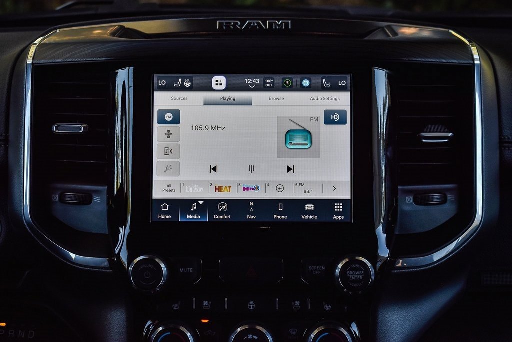 Used 2024 RAM 1500 Laramie image 14