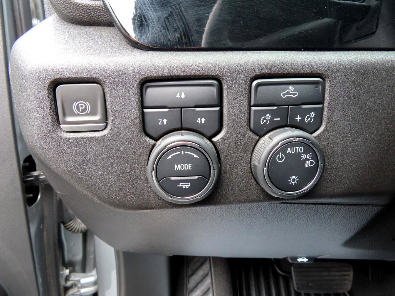 Used 2024 Chevrolet Silverado 2500 LT image 29