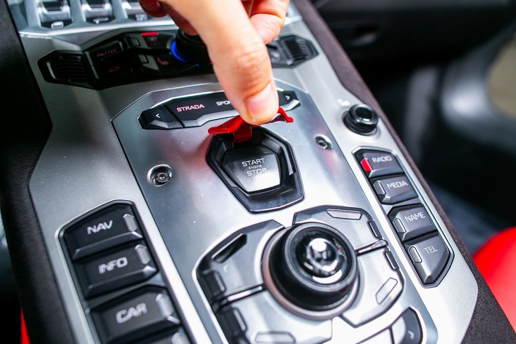 Used 2013 Lamborghini Aventador LP 700-4 image 39