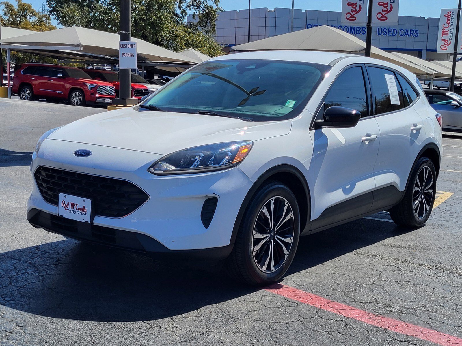 Certified 2022 Ford Escape SE w/ SE Sport Appearance Package image 8