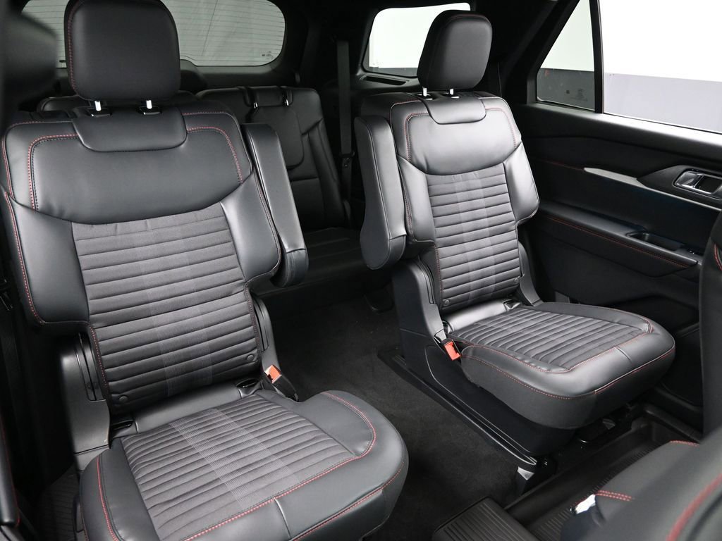 New 2026 Ford Explorer ST-Line w/ ST-Line Street Pack image 37