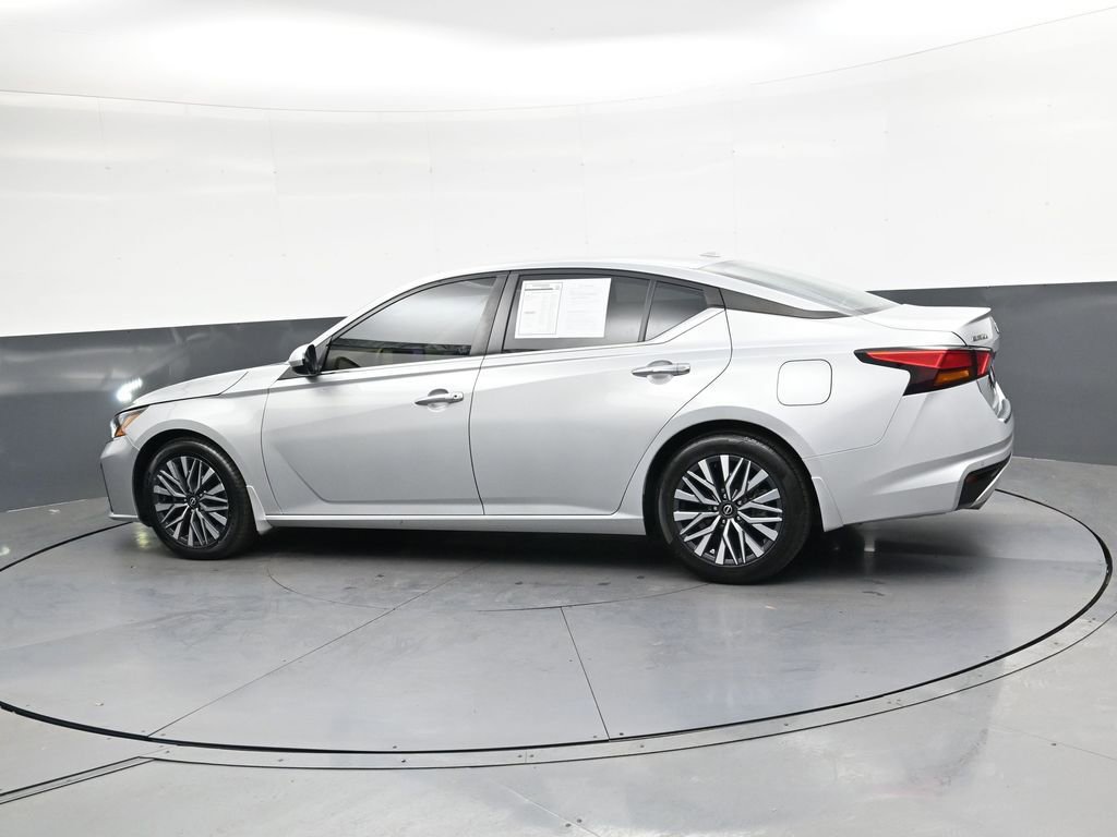 Used 2023 Nissan Altima 2.5 SV w/ SV Premium Package FWD image 6