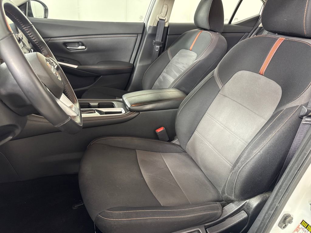 Used 2022 Nissan Sentra SR w/ Electronics Package FWD image 11