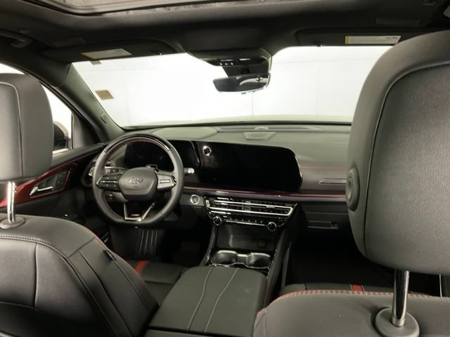 Used 2026 Chevrolet Traverse RS w/ LPO, Floor Liner Package FWD image 13