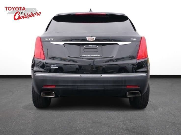 Used 2018 Cadillac XT5 Luxury w/ Driver Awareness Package image 7