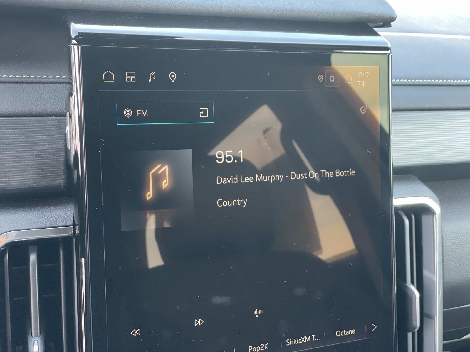 Used 2025 GMC Acadia Elevation w/ Elevation Premium Package image 13