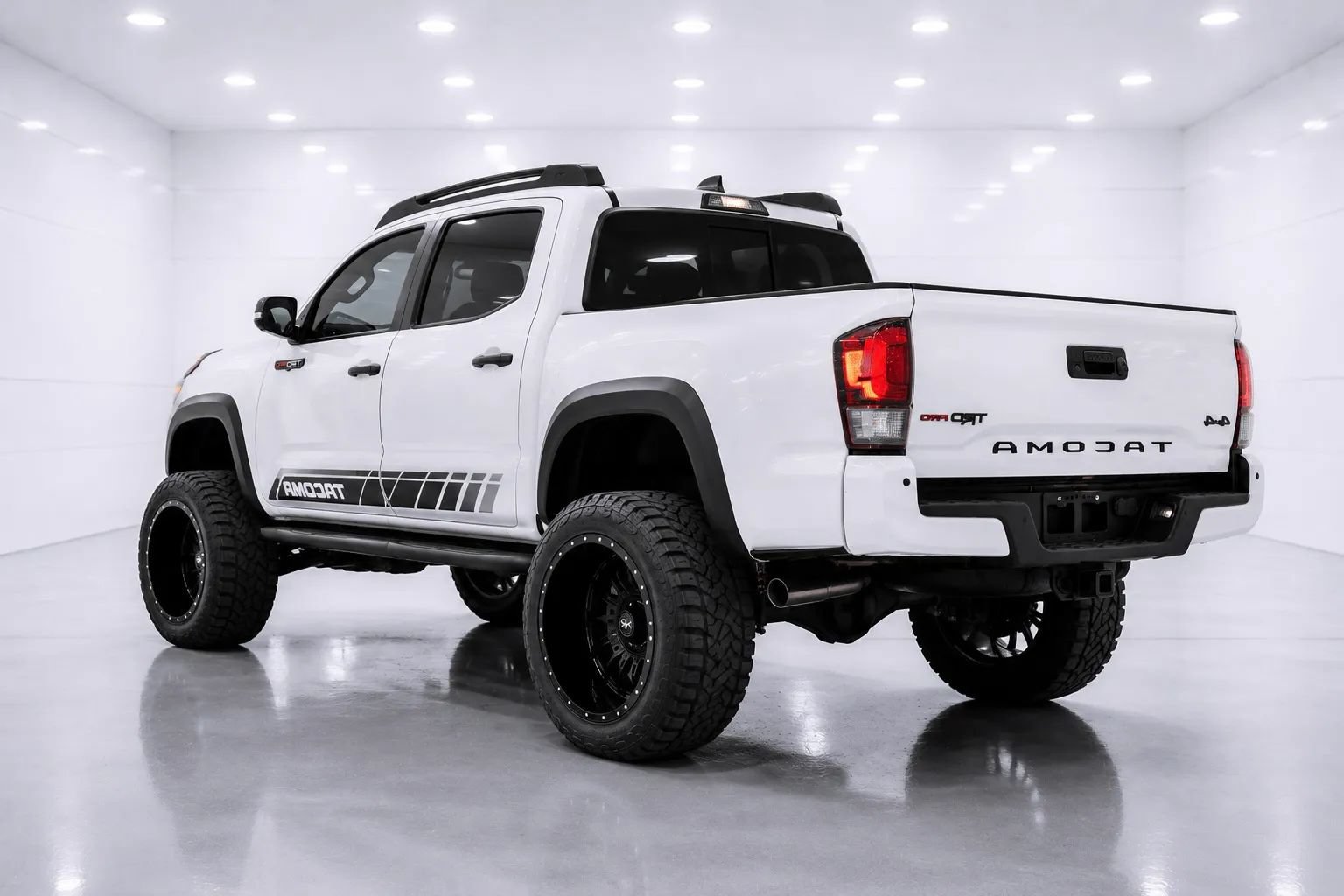 Used 2021 Toyota Tacoma TRD Pro AWD/4WD image 3