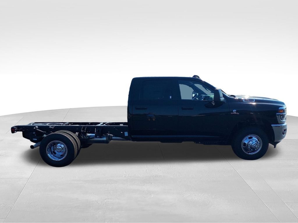 New 2027 RAM 3500 Tradesman w/ Chrome Appearance Group A AWD/4WD image 6