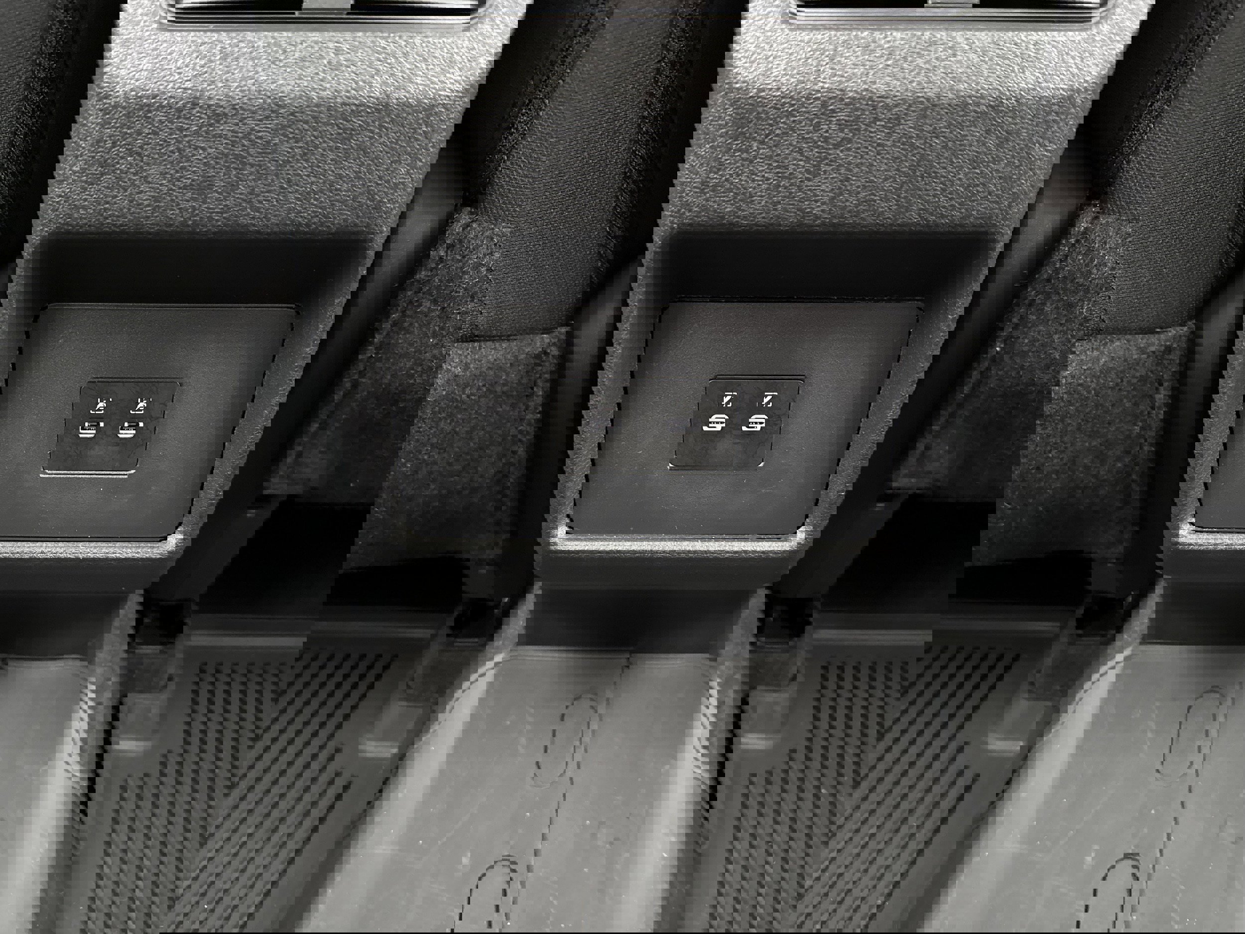 Used 2024 Nissan Rogue SV image 22