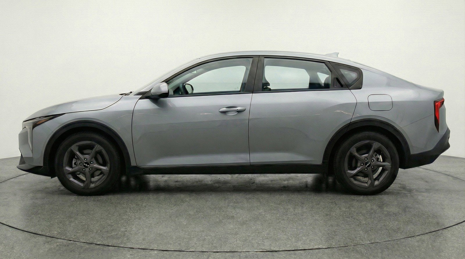 Used 2025 Kia K4 LXS image 5