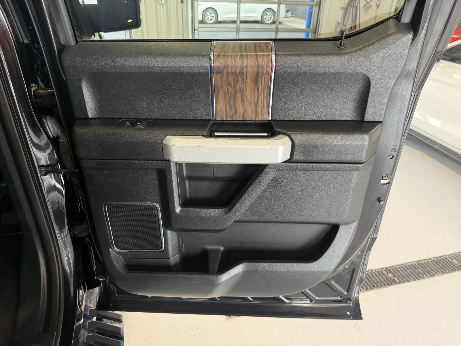 Used 2019 Ford F150 Lariat w/ Trailer Tow Package AWD/4WD image 22