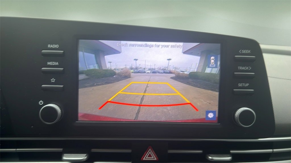 Used 2021 Hyundai Elantra SE image 20