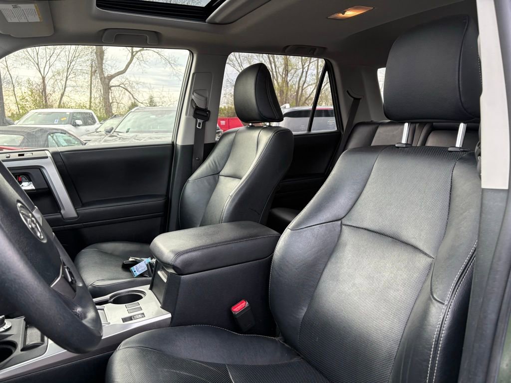 Used 2022 Toyota 4Runner Limited AWD/4WD image 4