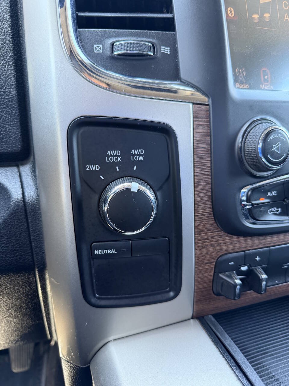 Used 2014 RAM 3500 Laramie AWD/4WD image 27