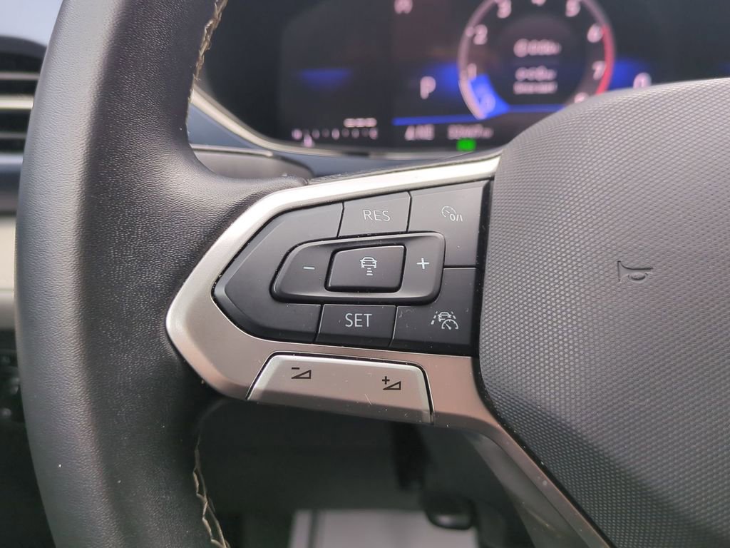 Used 2024 Volkswagen Taos SE image 20