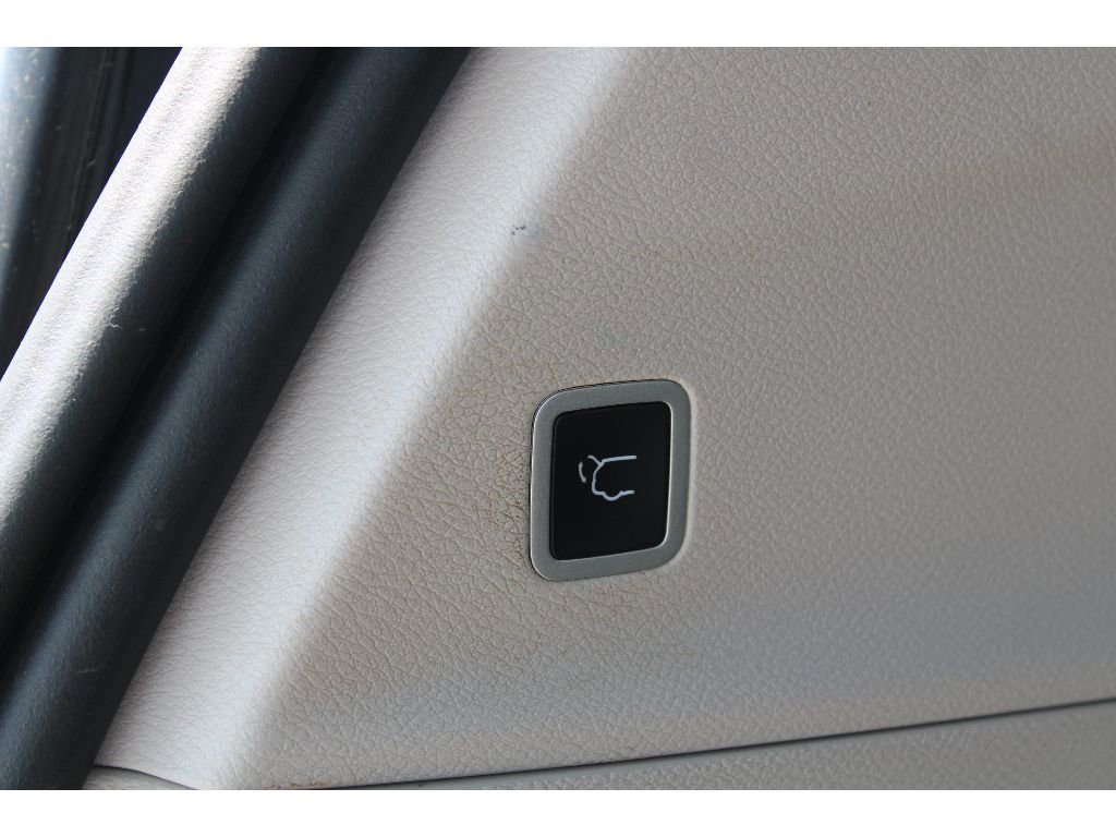 Used 2023 Chrysler Pacifica Limited image 11