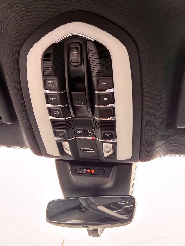 Used 2020 Porsche Macan AWD/4WD image 41