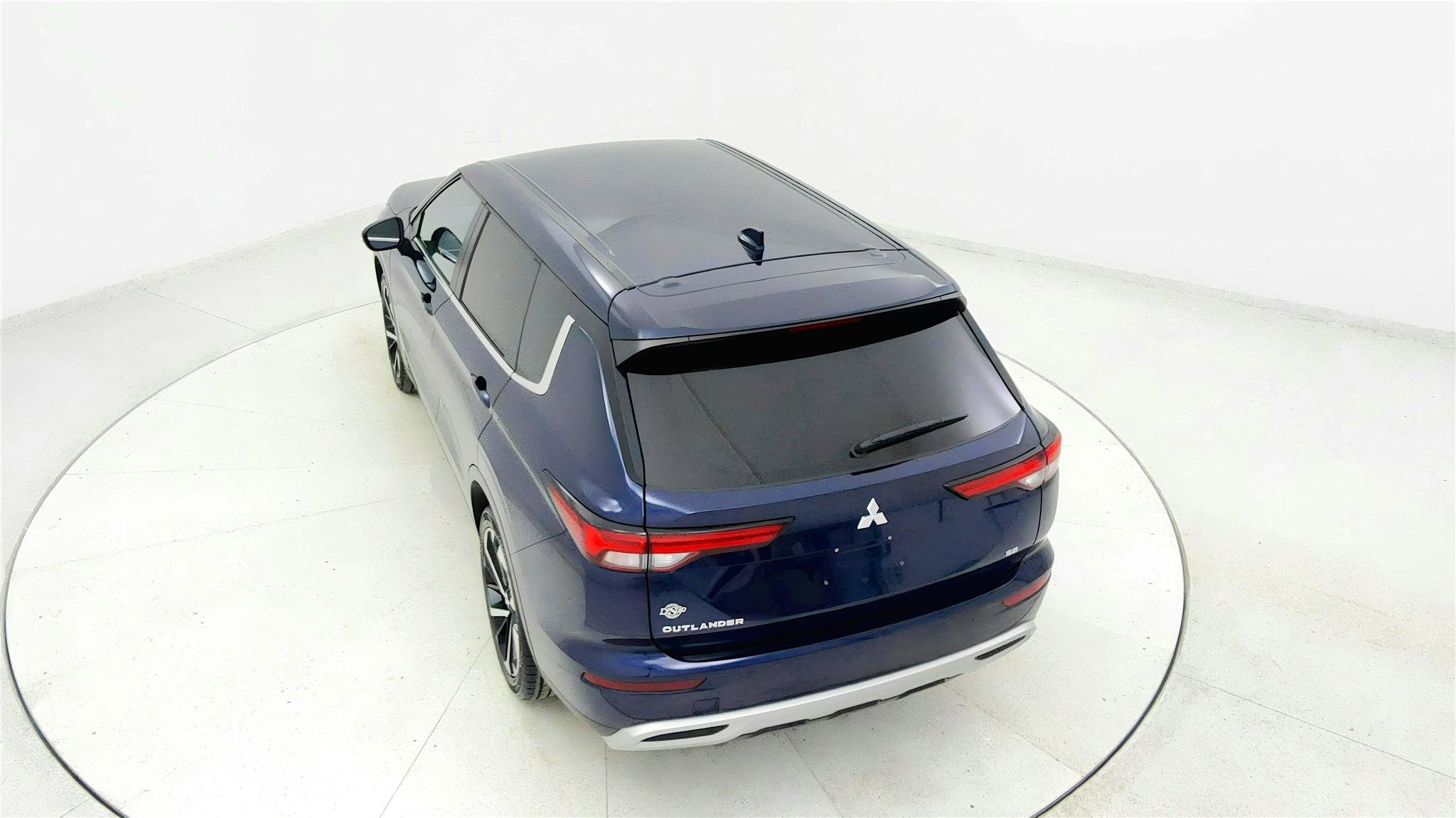 Used 2024 Mitsubishi Outlander FWD image 16