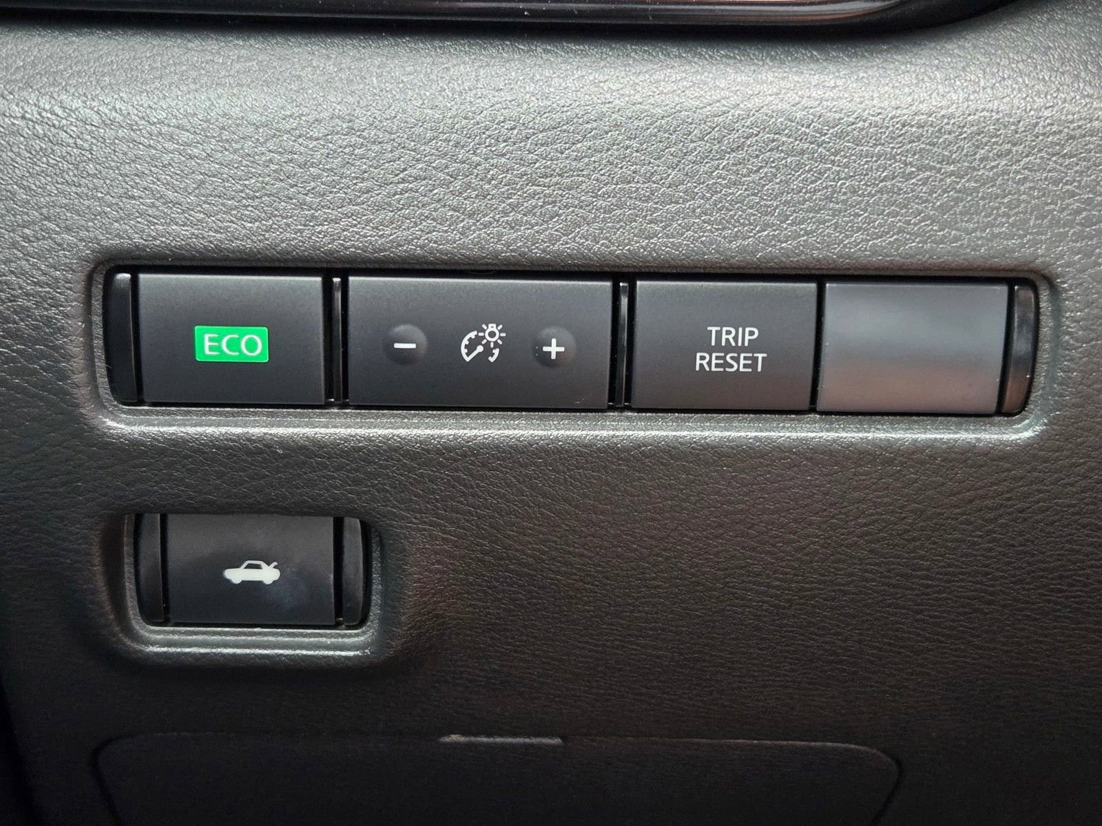 Used 2023 Nissan Sentra SV FWD image 30