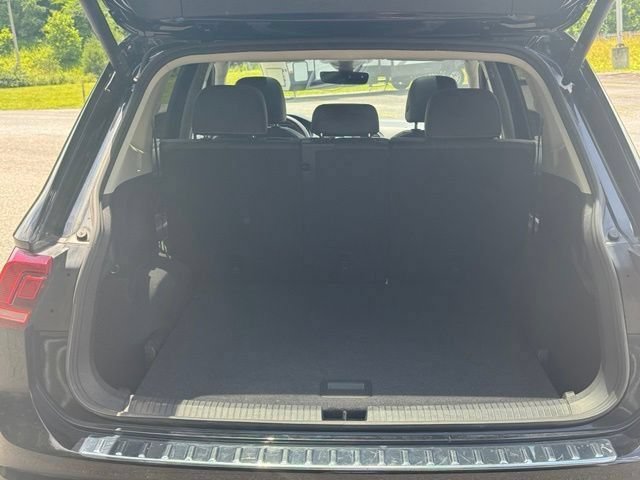 Used 2024 Volkswagen Tiguan SE AWD/4WD image 20