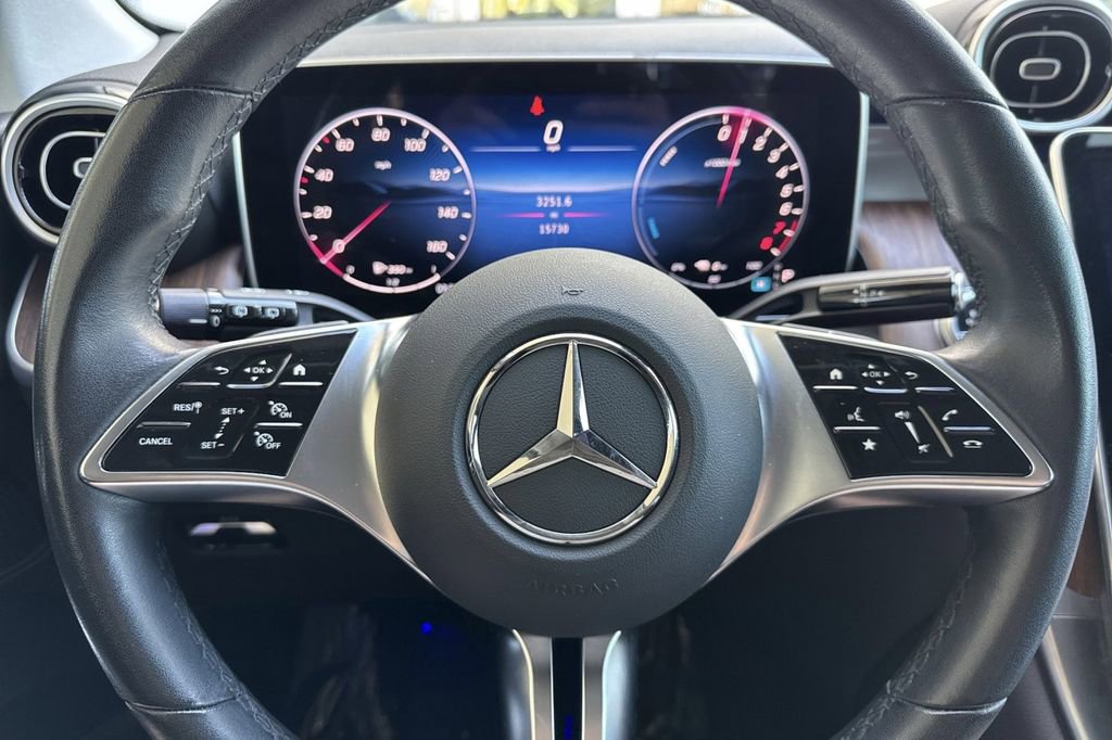 Used 2025 Mercedes-Benz GLC 350e 4MATIC image 29