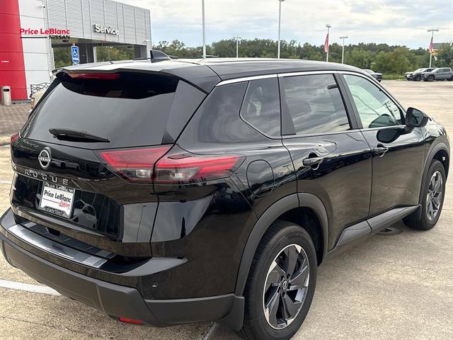 Certified 2025 Nissan Rogue SV FWD image 7