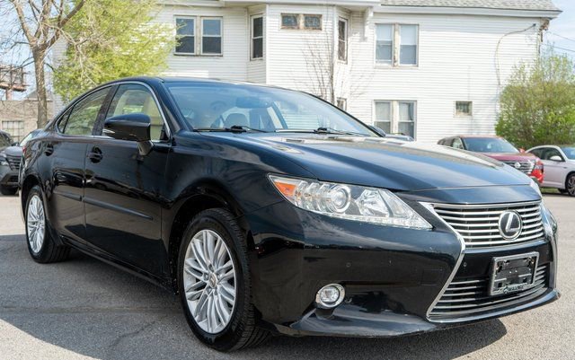 Used 2014 Lexus ES 350 w/ Luxury Package FWD image 4
