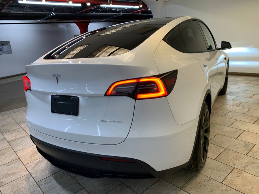 Used 2021 Tesla Model Y Long Range image 7
